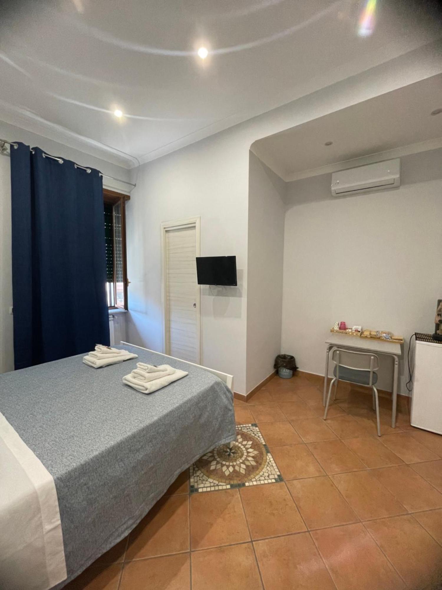 Manu'S Room Naples Exterior photo